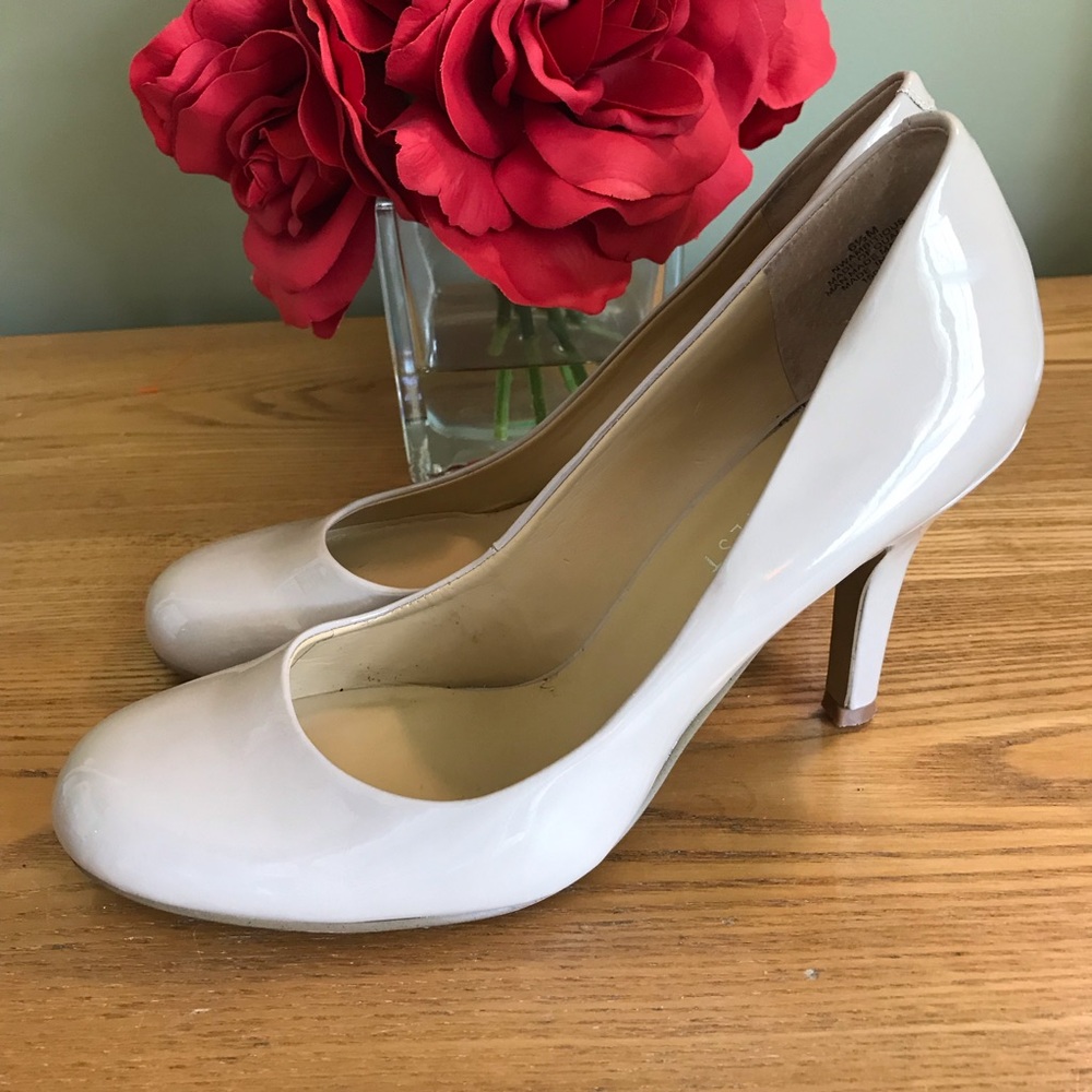 ⭐️ Nine West Nude Patent Heels size 6 1/2